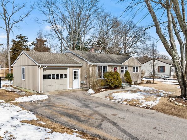 63 Pond Dr, North Stonington, CT 06359