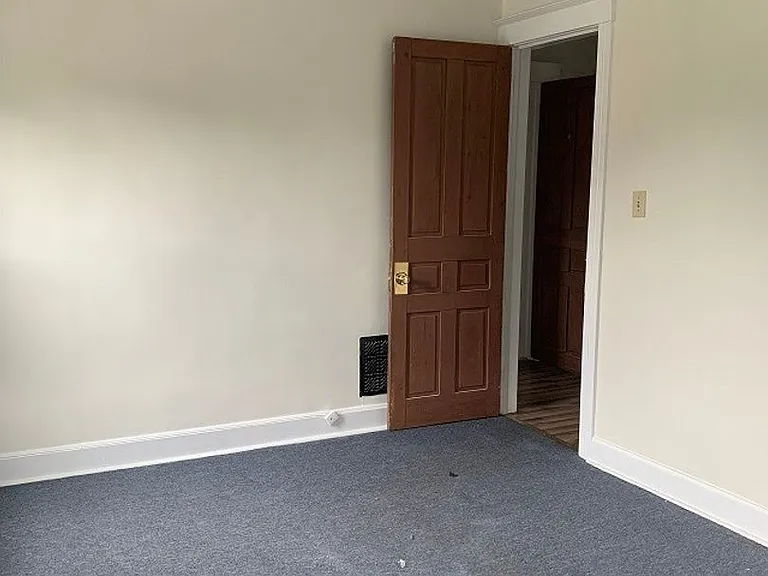 260-262 Hager Street — Photo 9