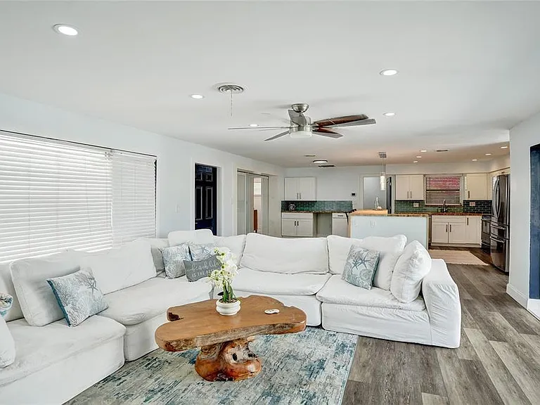 1710 SW 6th Ave — Photo 14