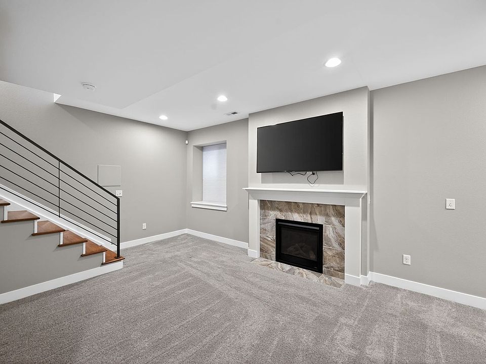 1st image of 1750 W 40th Ave