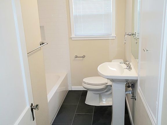 5th image of 518 Normandy Ave