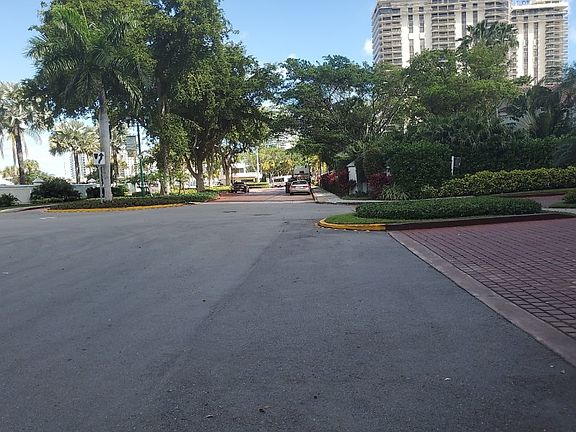 4th image of 19400 Turnberry Way APT 1121
