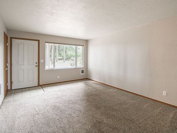2nd image of 4528-4532 Poinsettia St NE #4530