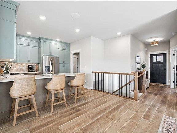5th image of 1227 Berkshire Ln