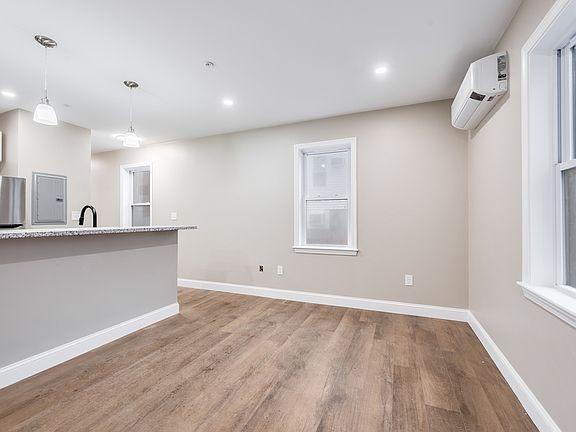 2nd image of 25 Buckley St #1L