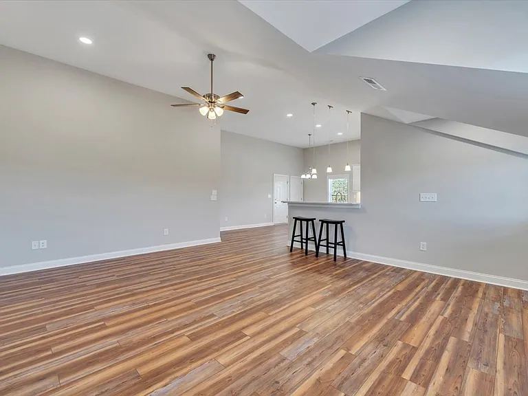 1180 Longfield Rd — Photo 12