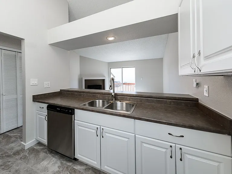 4571 Lamplighter Cir — Photo 14