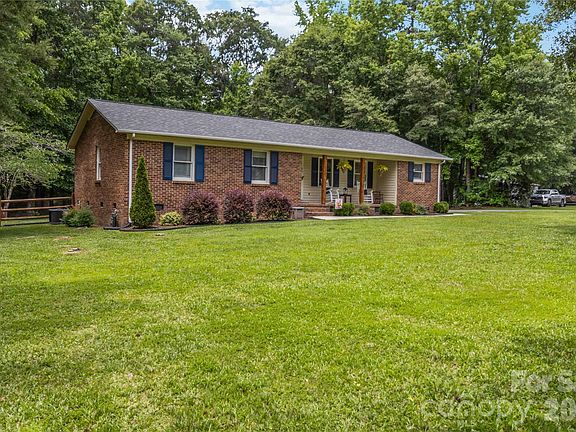 3rd image of 3457 Autumn Lake Dr