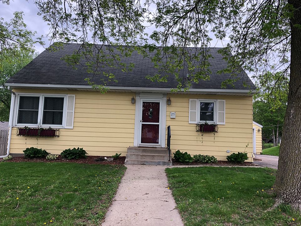 1st image of 827 Spencer St S