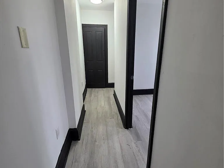 300 Pine St — Photo 11
