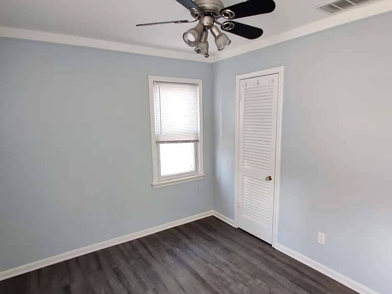 512 E Brockton Ave — Photo 11