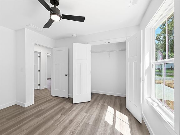 5th image of 1415 Mercer Ave