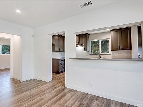 4th image of 16651-16653 Chatsworth St