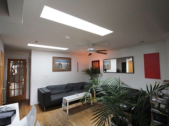3rd image of 346 Grand St #3THREEC
