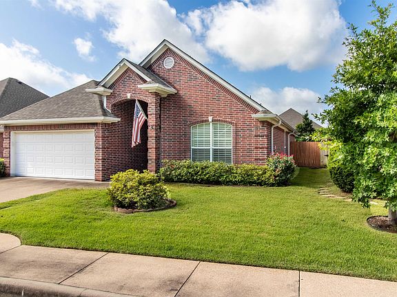 3rd image of 1836 Hollylake Cir