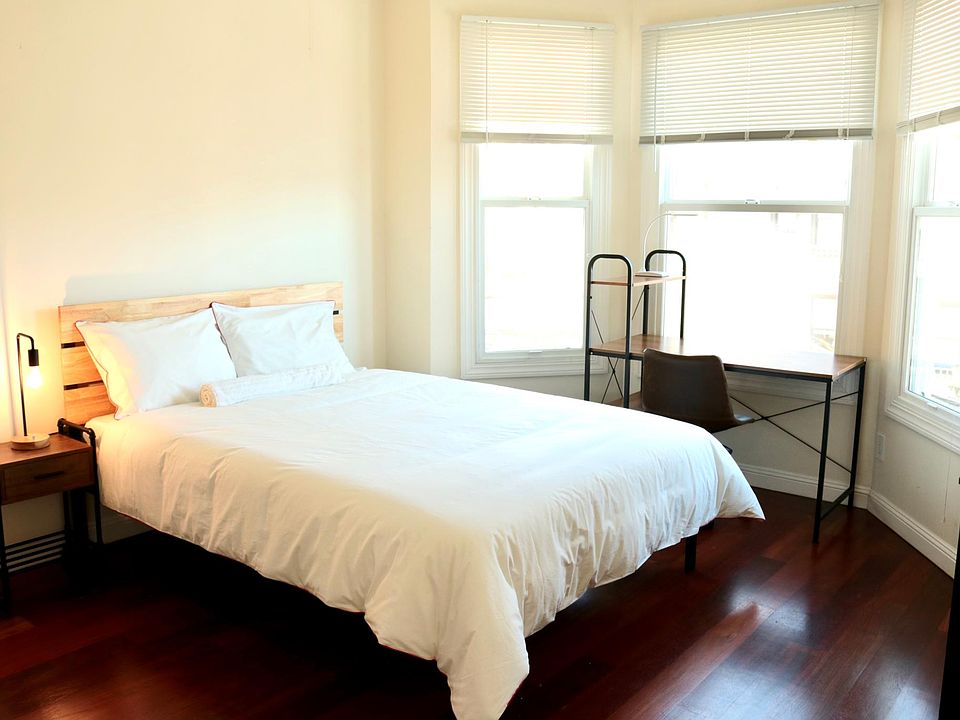 1st image of 1555 Larkin St #15