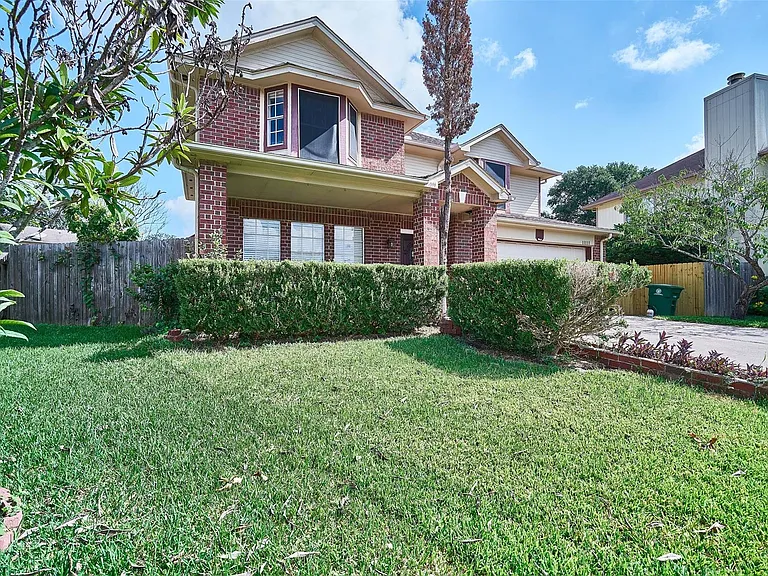 11011 Landsbury Ct — Photo 4