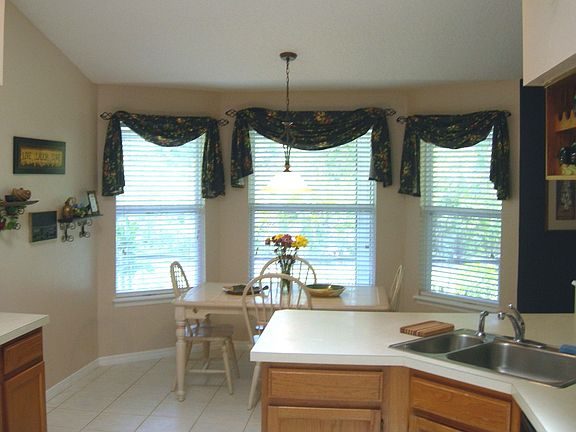 Bay Windo Breakfast Nook