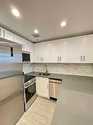 2nd image of 54 W 91st St #1A1