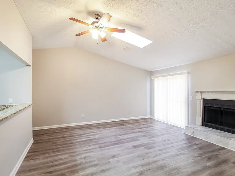 5649 La Fleur Trl — Photo 4