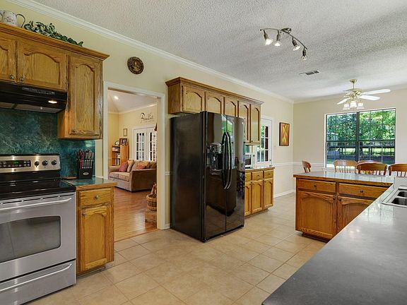 3rd image of 10890 Wakefield Dr N