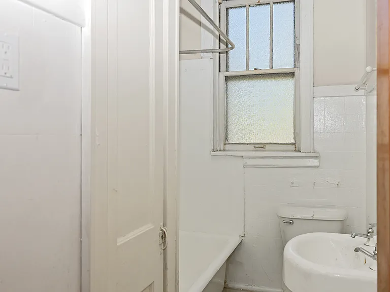 5235 Alaska Ave #A — Photo 8