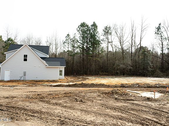 4th image of 338 Monroe Road