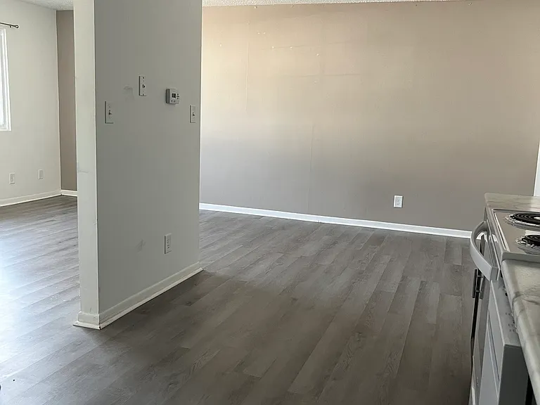 218 NW Chapel Dr #1 — Photo 8