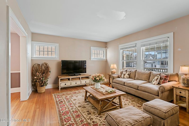 4th image of 1016 Garner Avenue