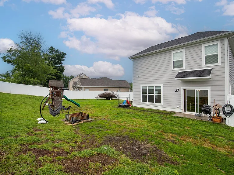 8649 Lawson Dr — Photo 16