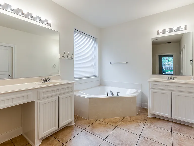 14575 Daneway Dr — Photo 22
