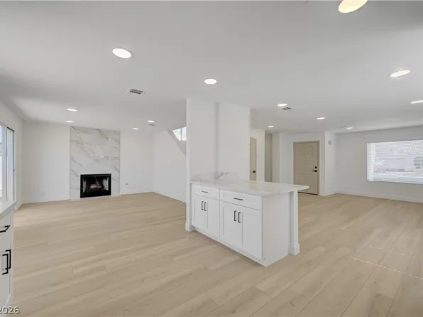 919 High Plains Dr, Henderson, NV 89002