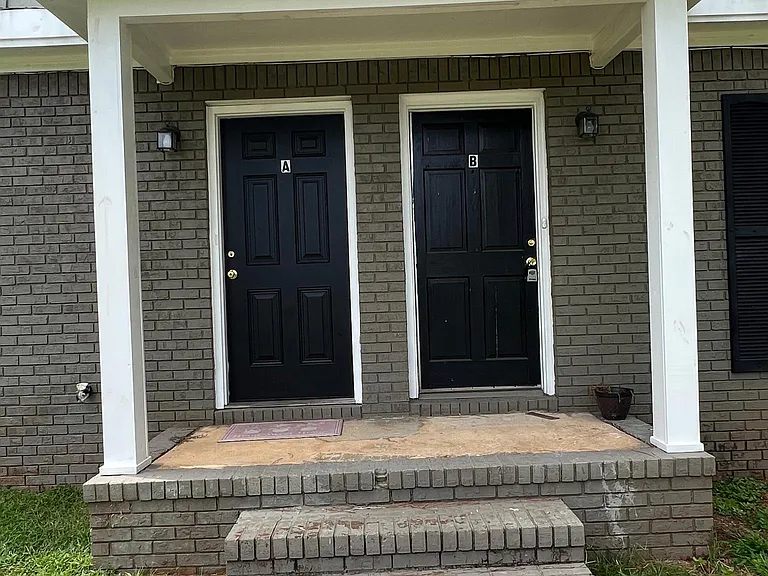 1603 Whisperwood St #B — Photo 2