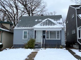 450 E Maplehurst St, Ferndale, MI 48220