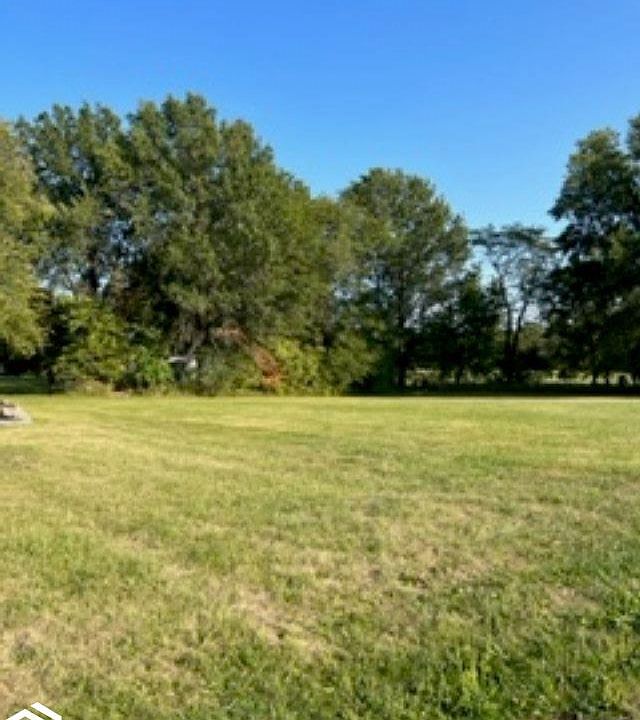 2nd image of 8 Hickory Hollow Rd