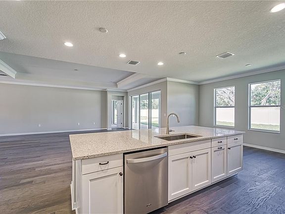 4th image of 14107 Tomentosa Ave