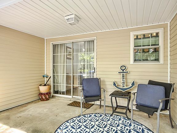 2nd image of 8056 Shadow Oak Dr