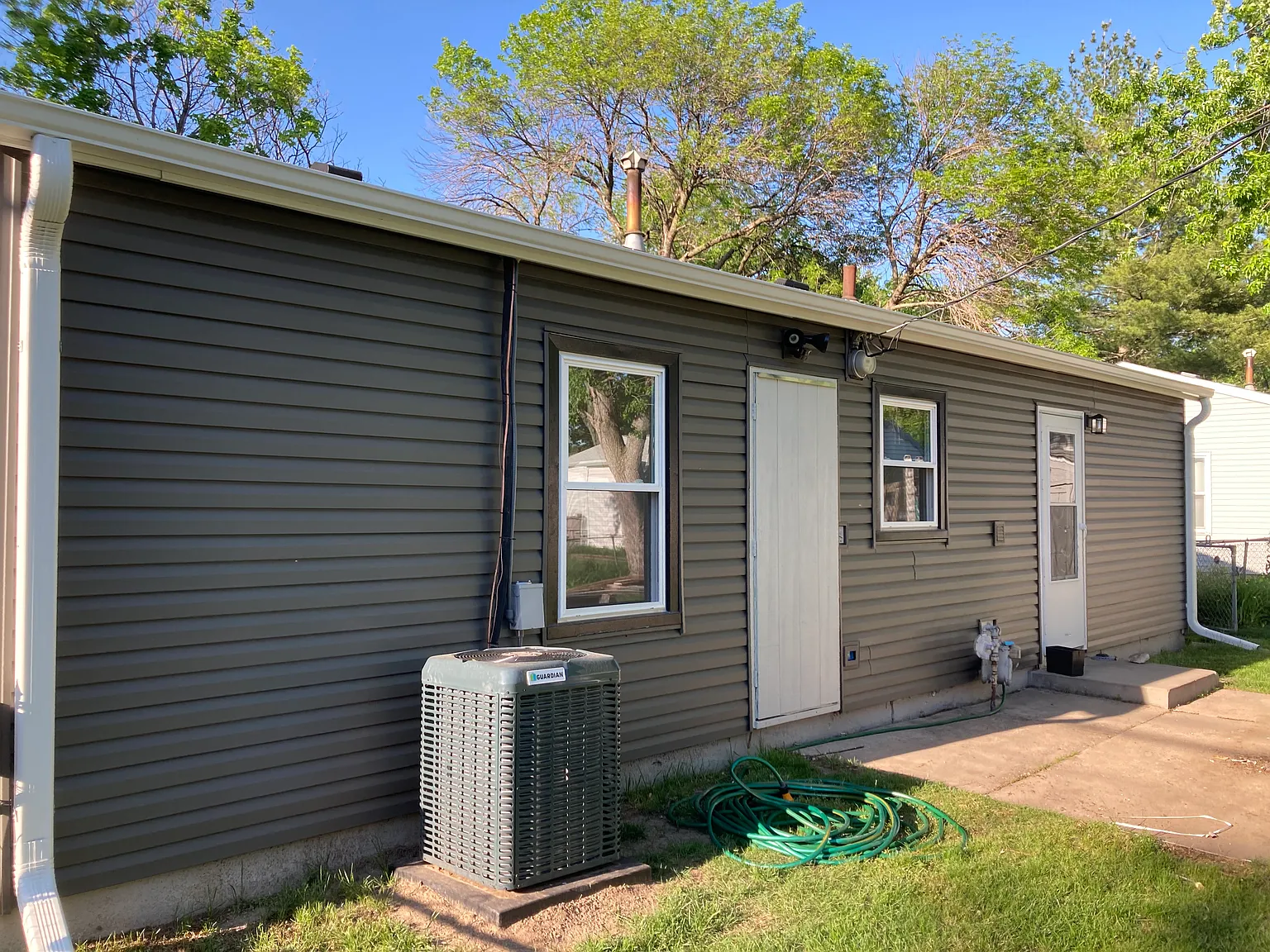 3 bed, 1000 sqft, $1,500 — Photo 3