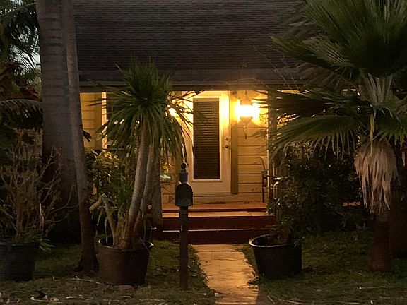 2nd image of 827 NE 16th Ct #2