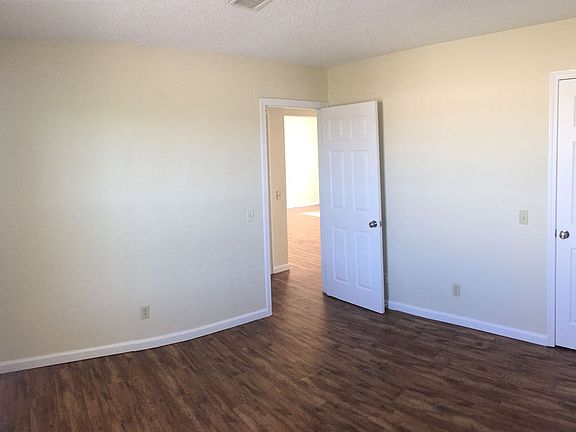 5th image of 101 E Neil St #6