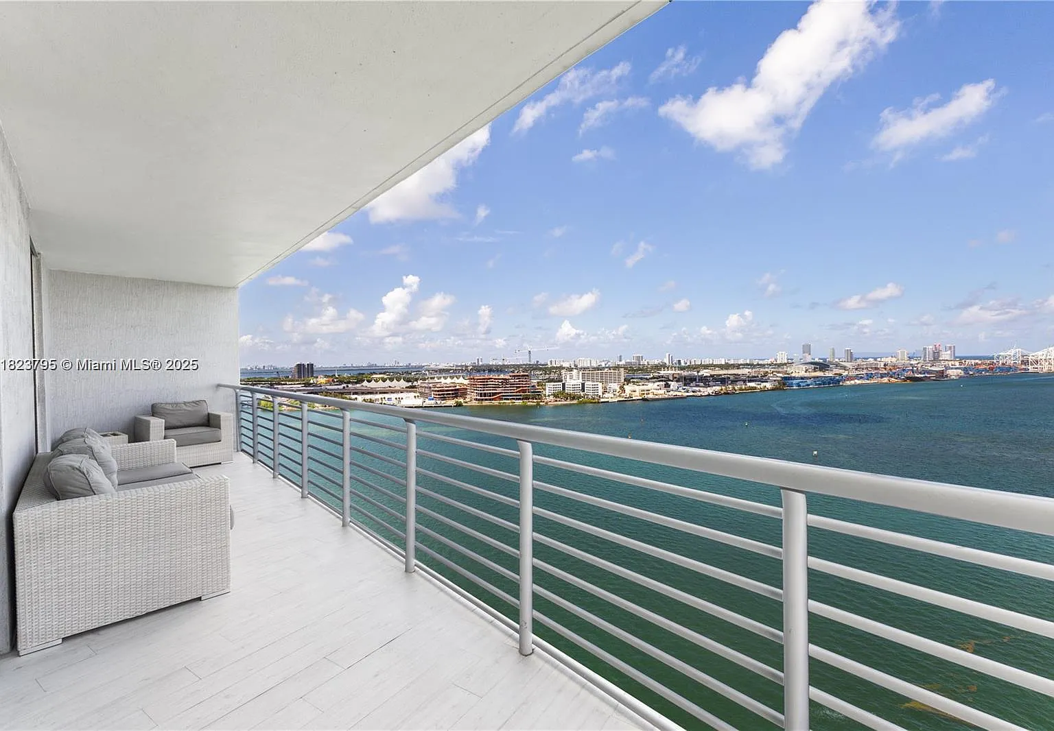 3 bed, 1792 sqft, $8,500 — Photo 3