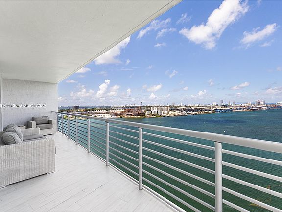 3rd image of 335 Biscayne Blvd #2309