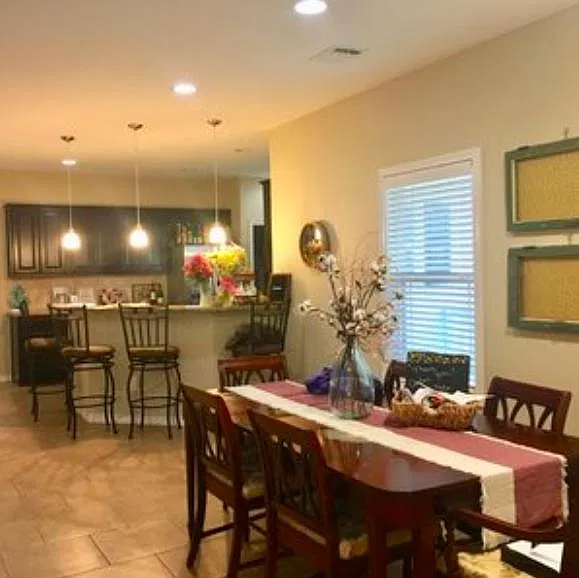 5 bed, 5.5 bath, 2776 sqft, $4,500 — Photo 4