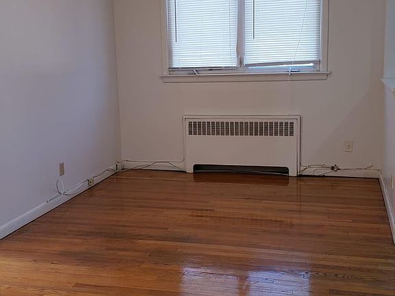 3rd image of 38 Caryl Ave