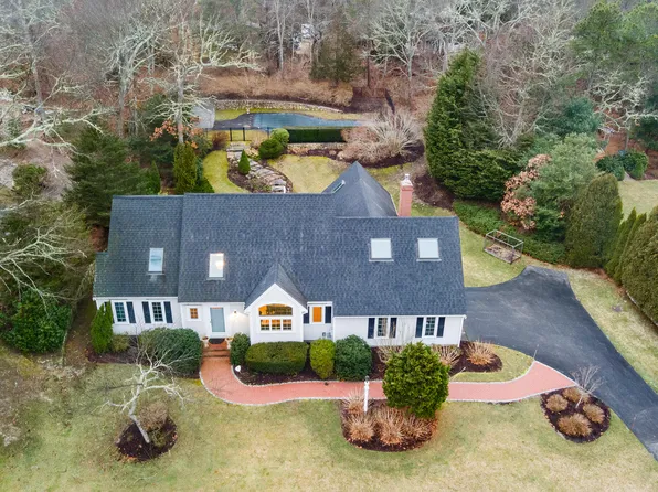 170 Flume Avenue, Marstons Mills, MA 02648