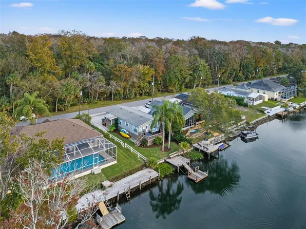 6901 E Richard Dr, Weeki Wachee, FL 34607