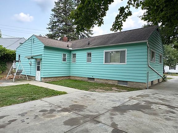 4th image of 7556 Church St