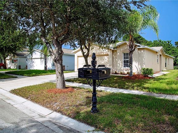 3rd image of 7848 Carriage Pointe Dr