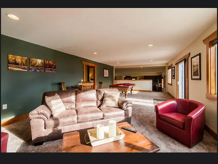 595 Green Ave — Photo 13