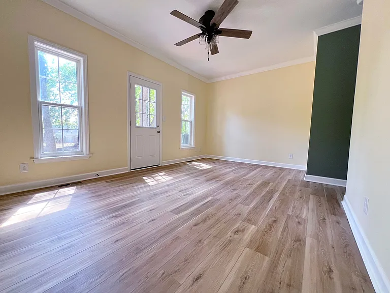 1007 Hill St — Photo 7